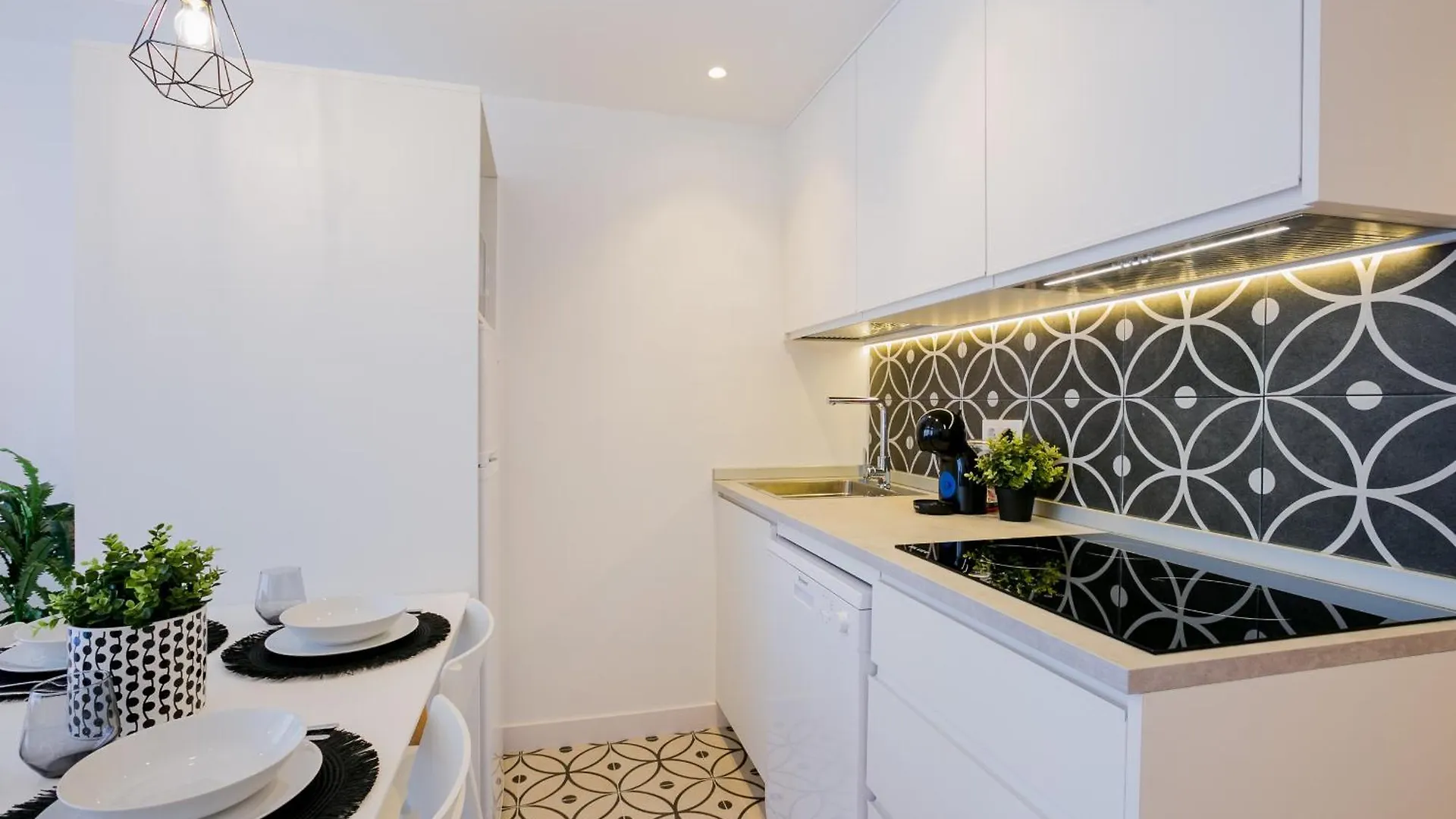 Stylish & Modern 2 Bedroom Apartment In Olympia Playa Las Americas Playa de las Americas  Spain